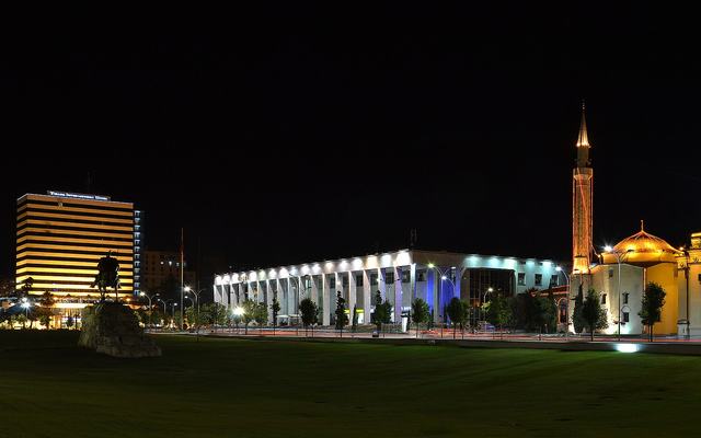 Het Skanderbegplein in het centrum van Tirana
